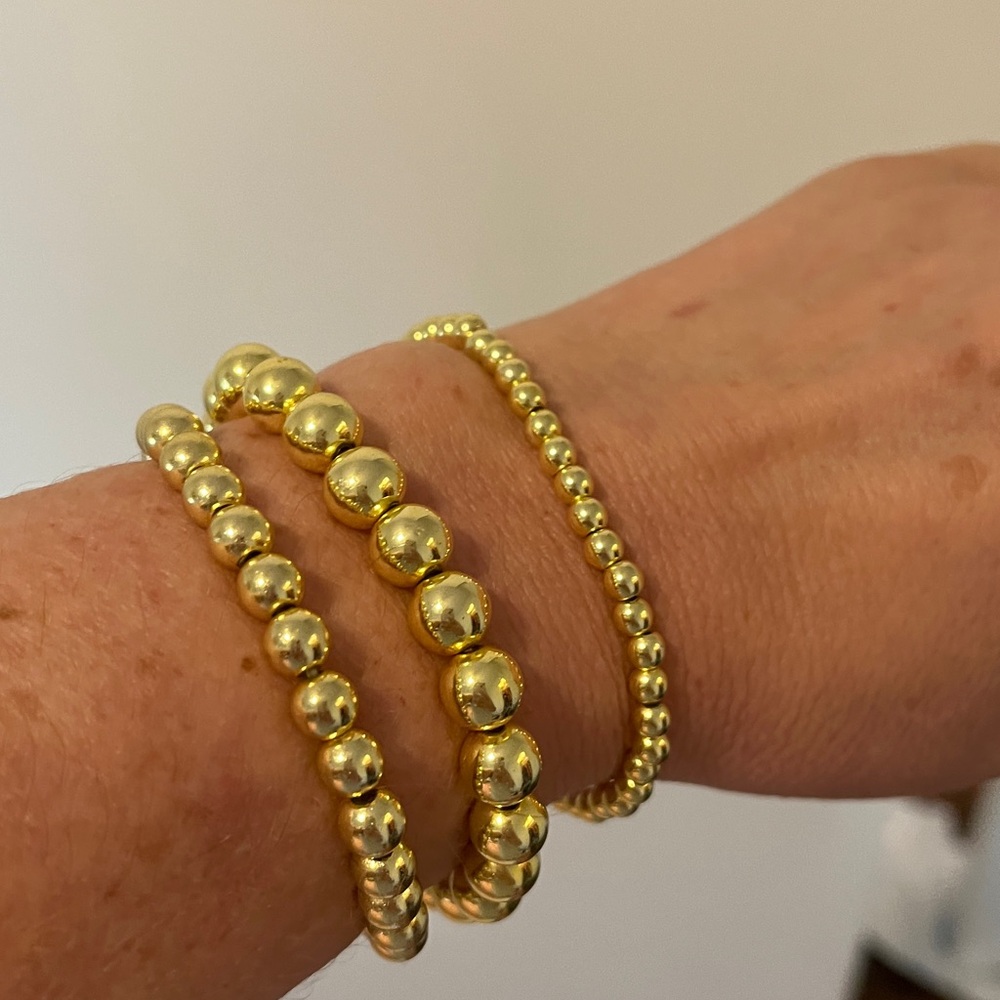 14k Gold Plated Elegant Gold Beaded Bracelet
Like new!